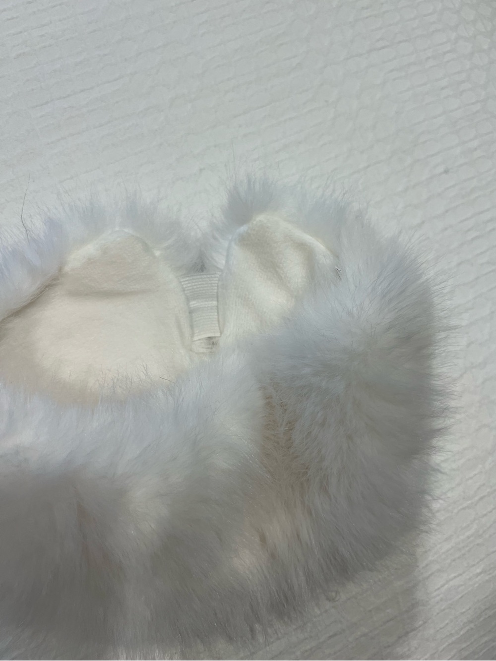 Elegant White Faux Fur Headband - Picture 3 of 3